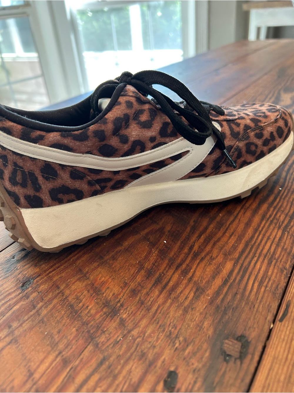 Dolce Vita size 8.5 Leopard Print Athletic Sneakers - Brown/Black - Picture 4 of 9